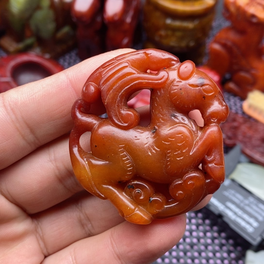 蛇纹石玉颈饰未镶嵌