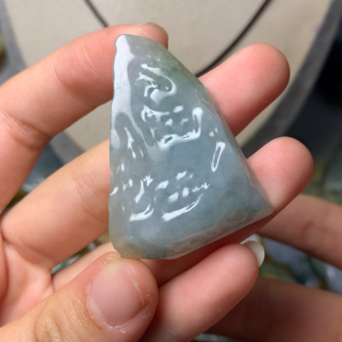 翡翠颈饰未镶嵌余*仁吊坠