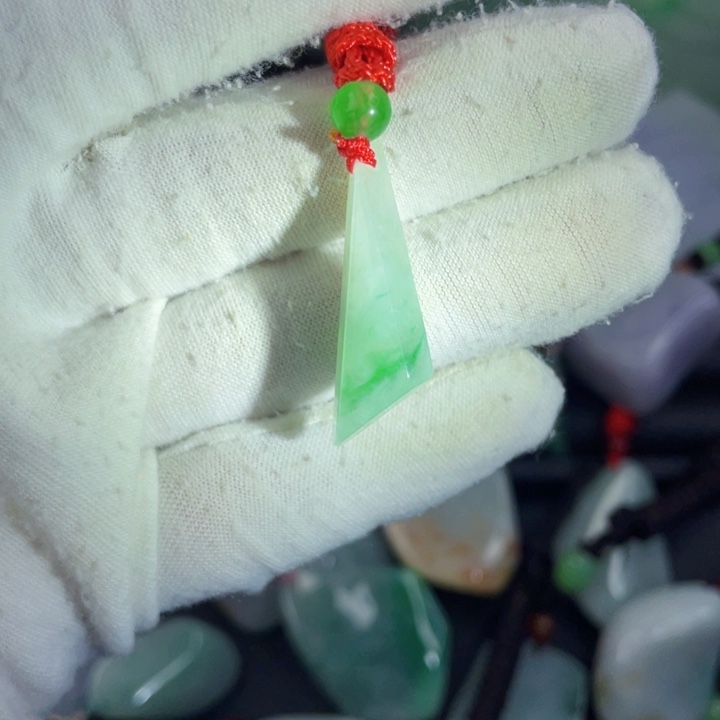 翡翠未镶嵌挂件片料