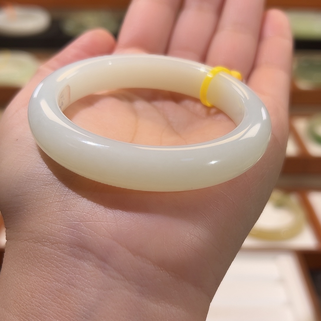 和田玉手镯未镶嵌新疆白玉