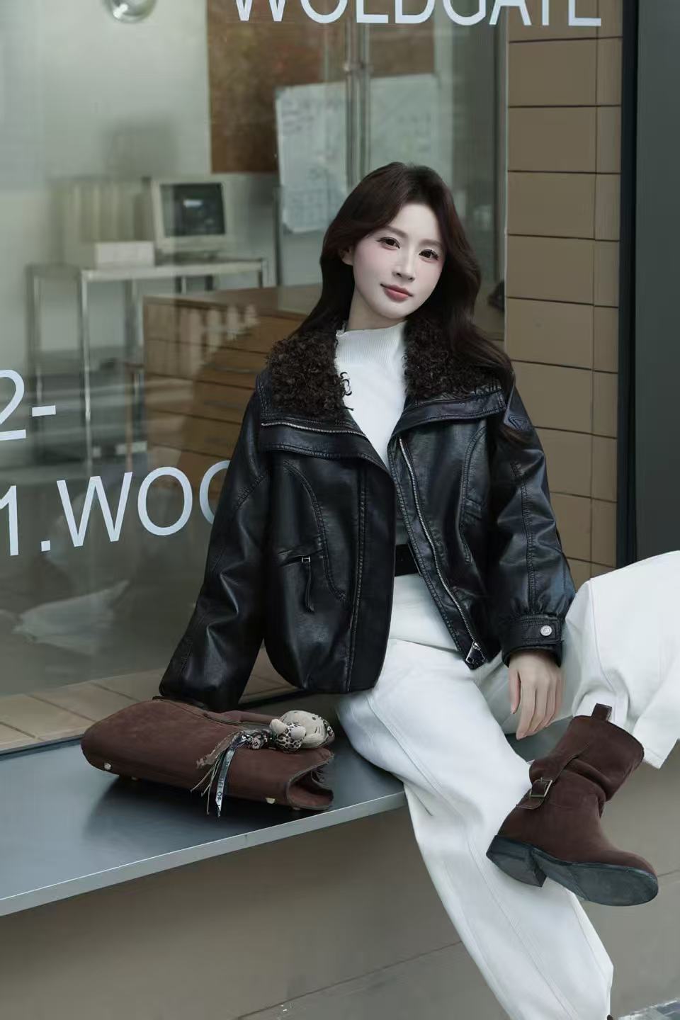 玲家精选692款号水洗皮羽绒服