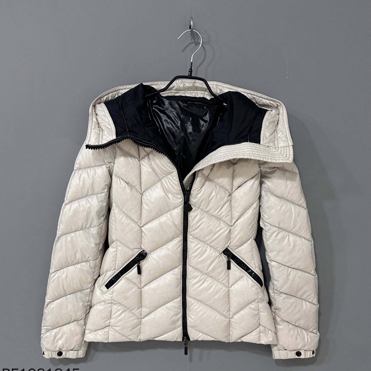 99新 MONCLER 杏色羽绒服 Moncler/00码/81845