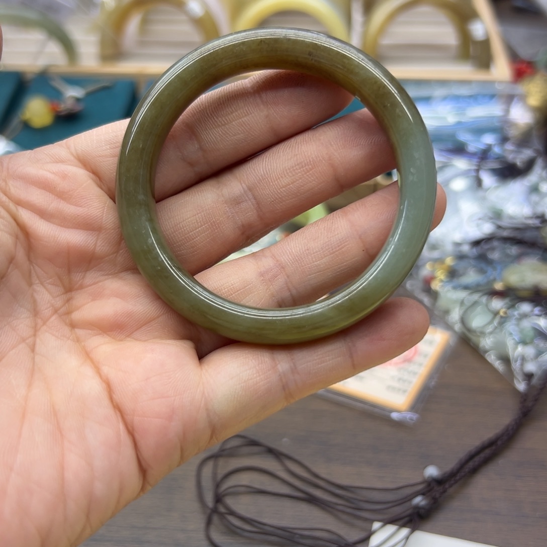 和田玉未镶嵌手镯53.2圈围885