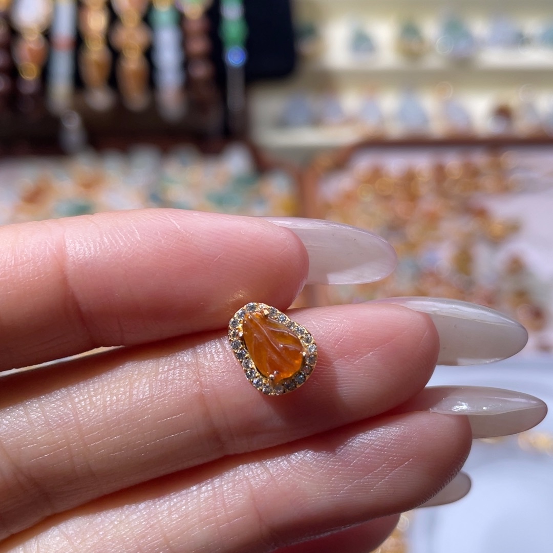 翡翠银S925镶嵌颈饰翡翠