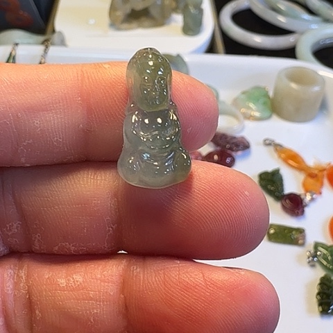 翡翠未镶嵌颈饰幸****康