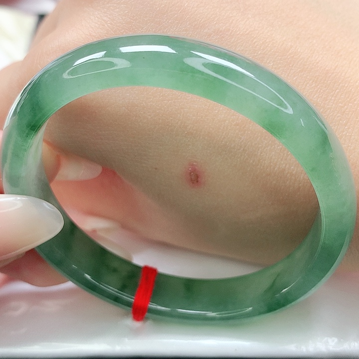 翡翠手镯未镶嵌缅甸天然A货翡翠