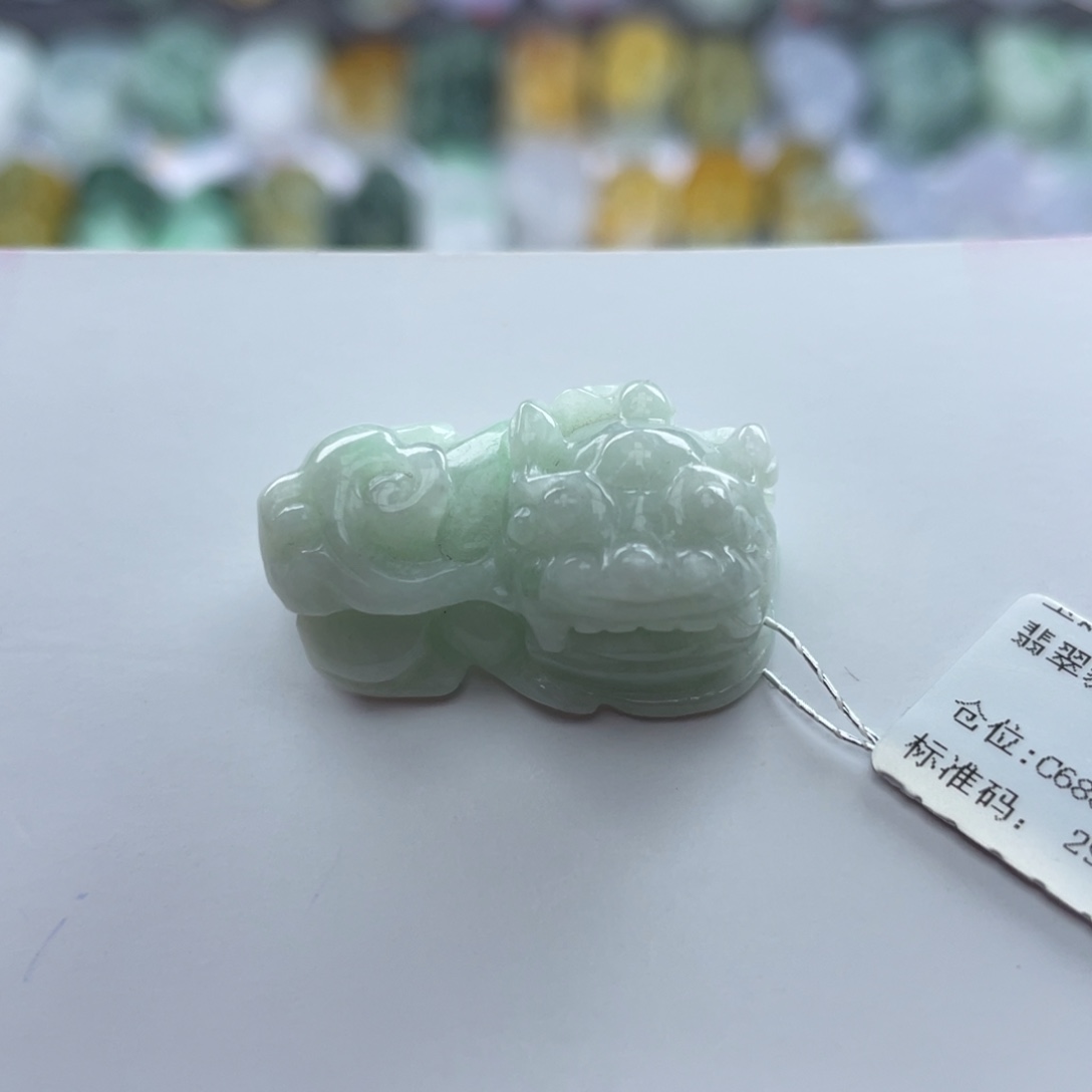 翡翠颈饰未镶嵌貔貅