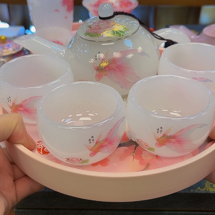 段泥茶杯吧啦吧拉吧拉的