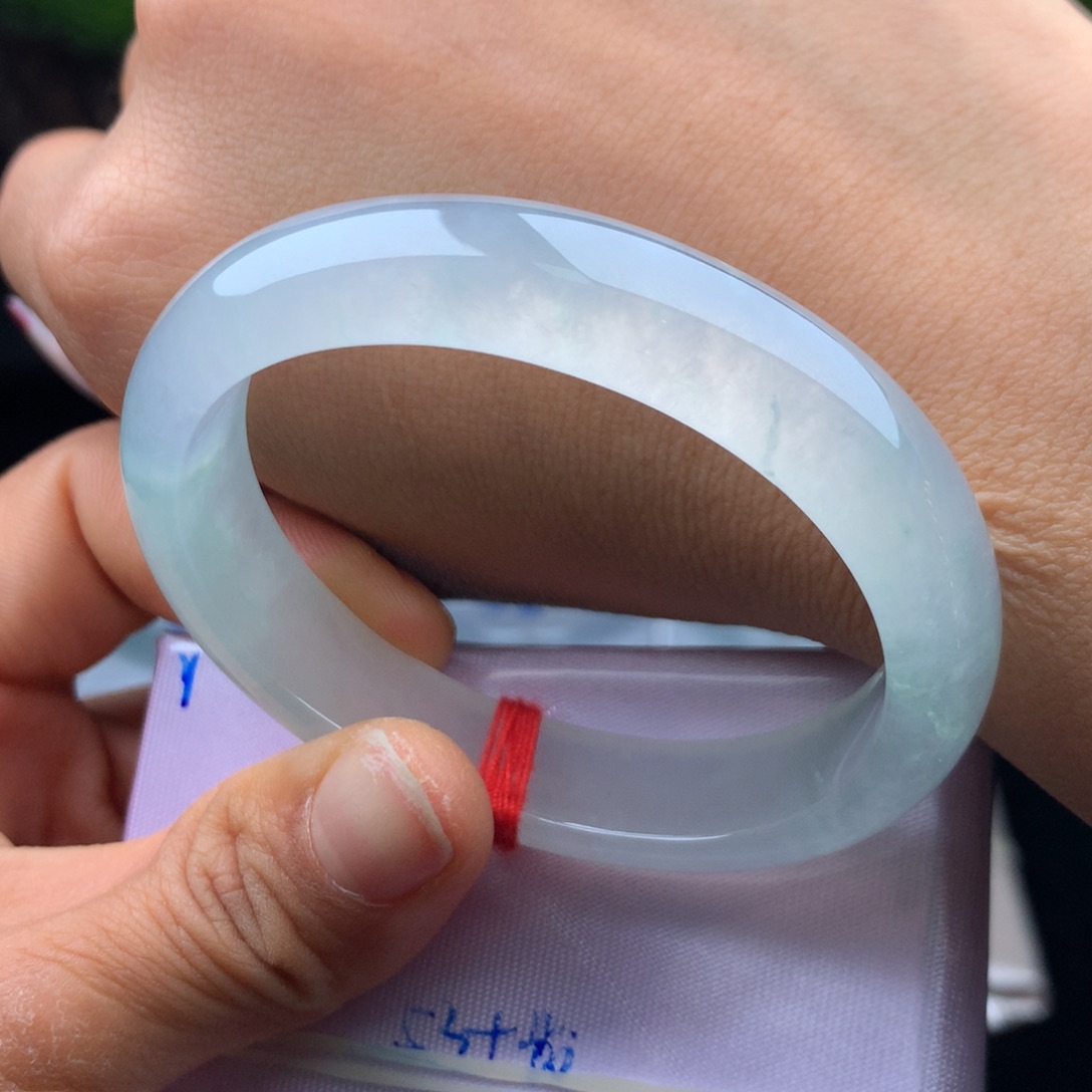 翡翠手镯未镶嵌手镯