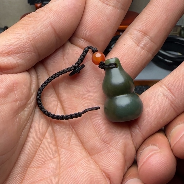 和田玉（青玉）颈饰未镶嵌福利钥匙扣