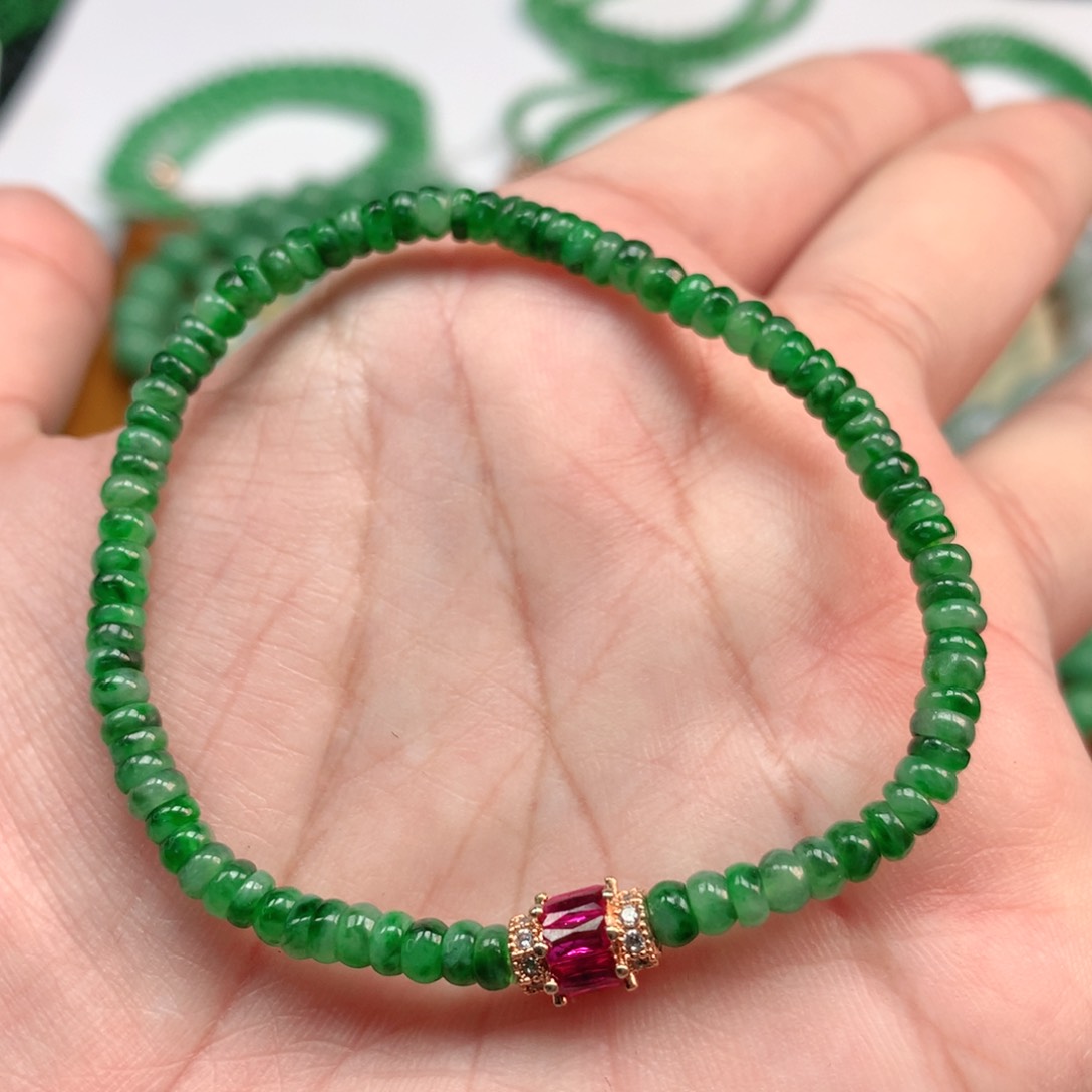 翡翠手链未镶嵌翡翠