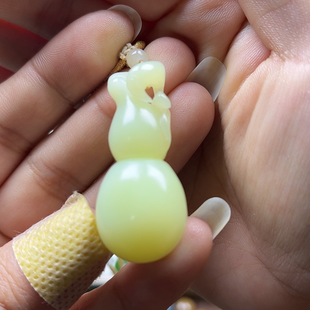 和田玉吊坠未镶嵌