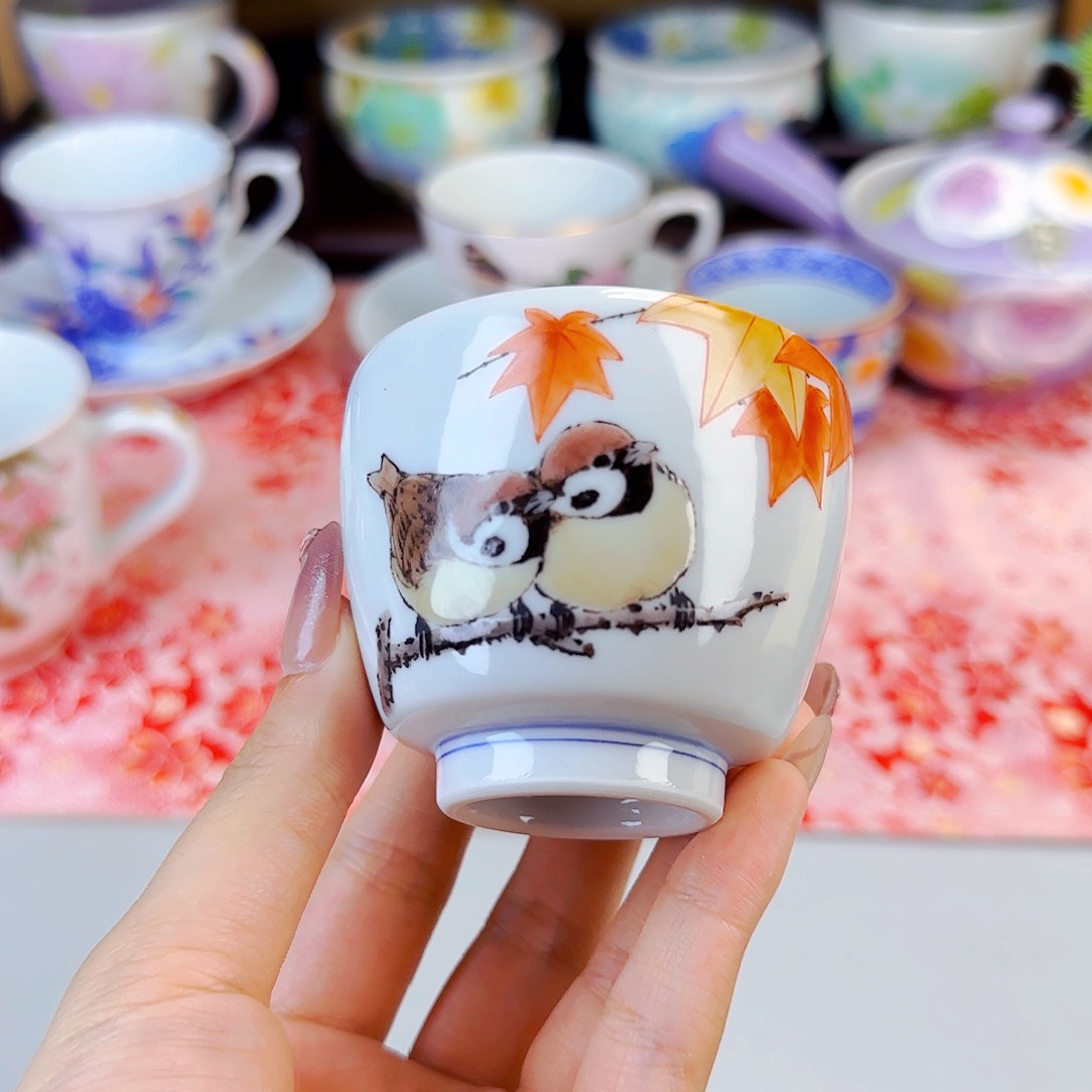 他家茶具瓷器真美！