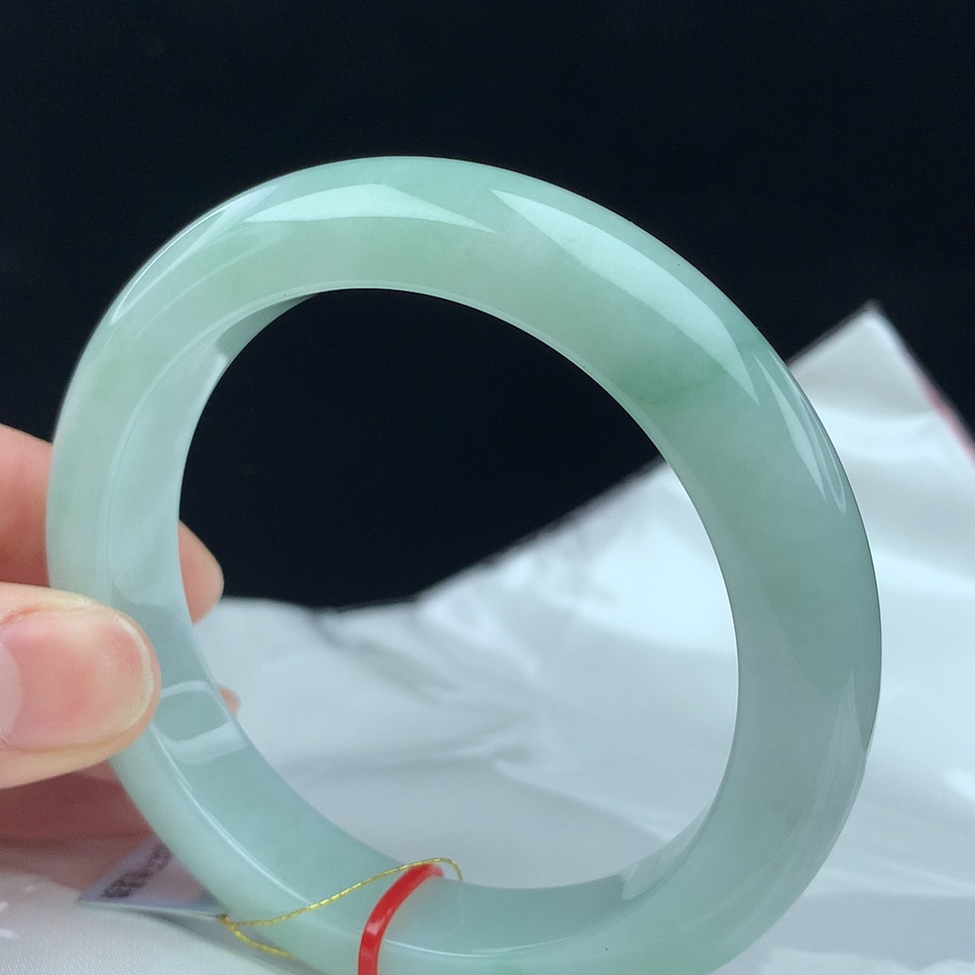 翡翠手镯未镶嵌58圈3899