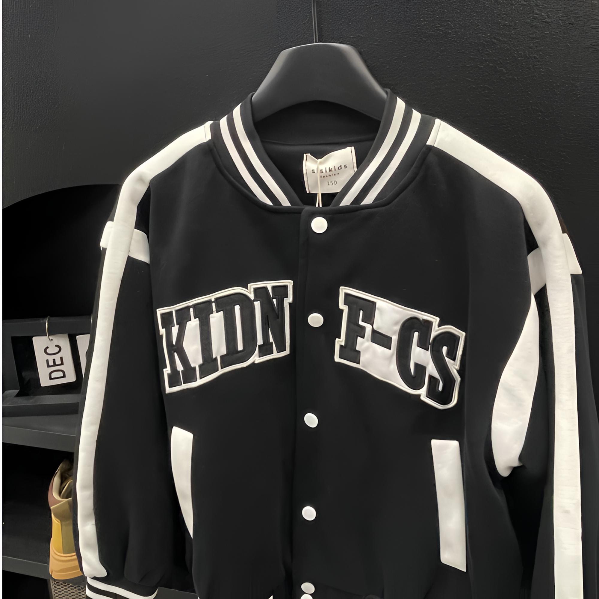 思思家潮童重工绣花黑白拼色棒球服wt995