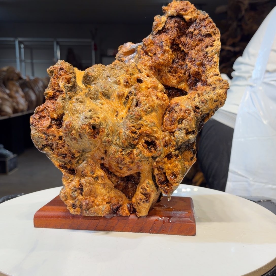 文***哥木王一刀琥珀木摆件23