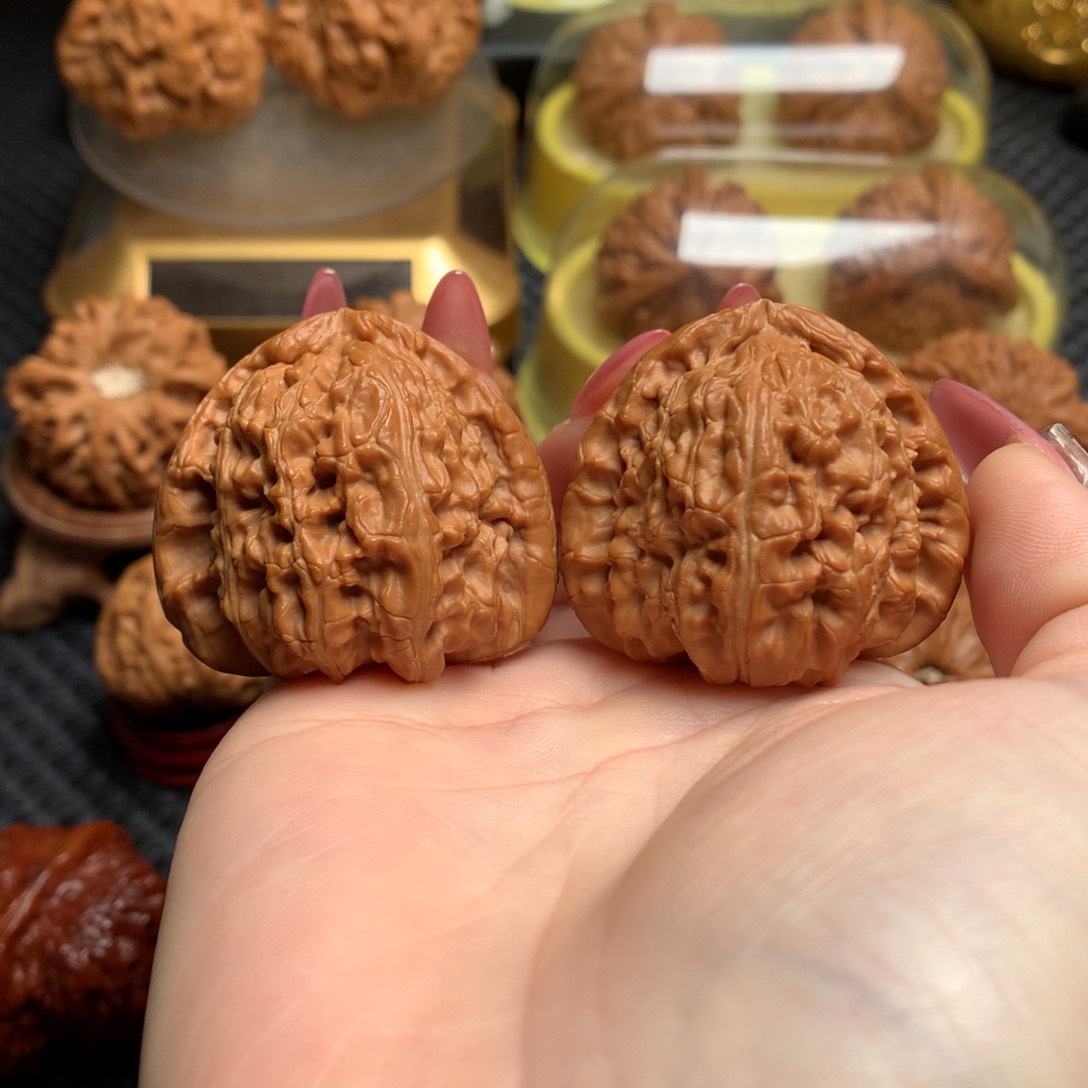 文玩核桃把件40三角白