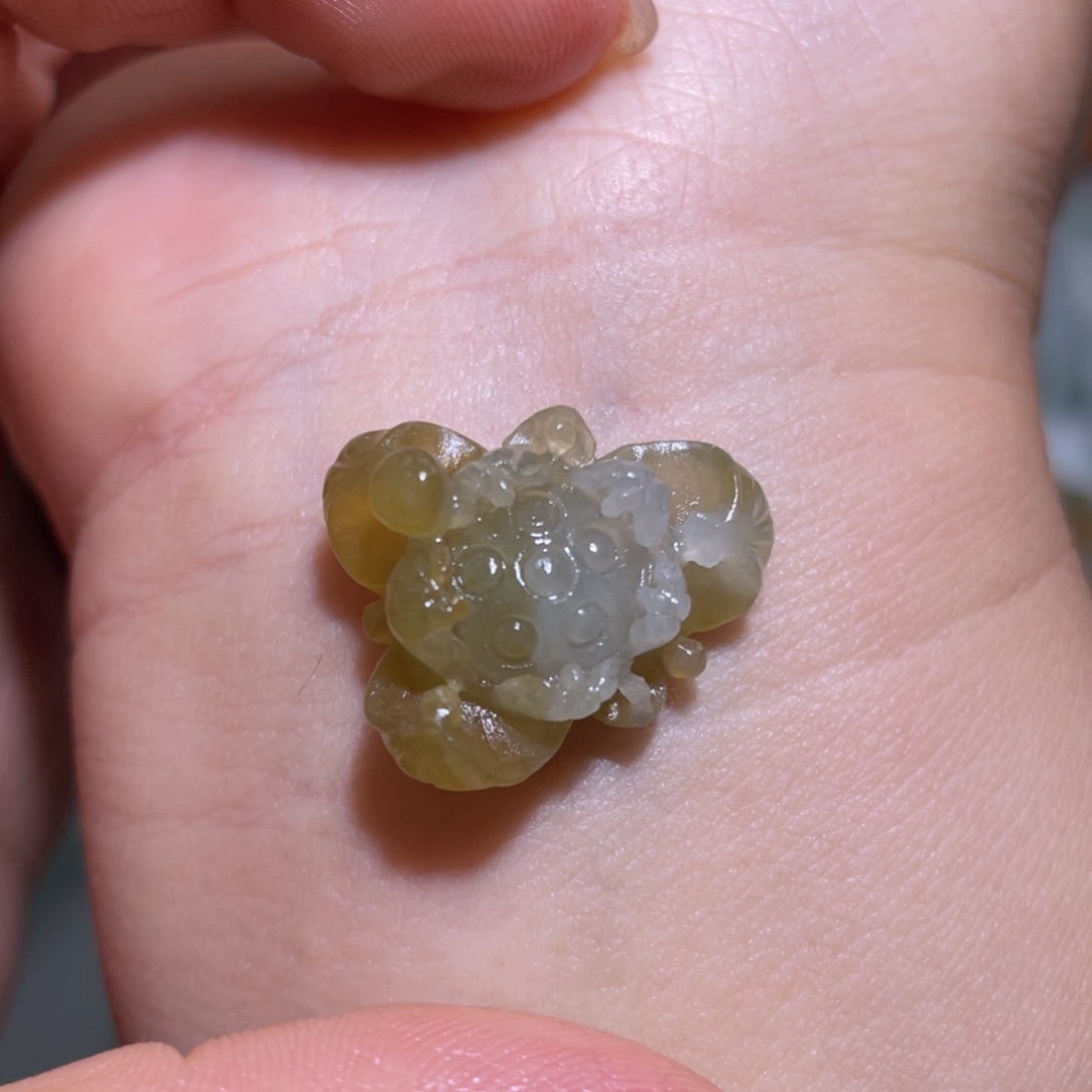 定制翡翠未镶嵌花花