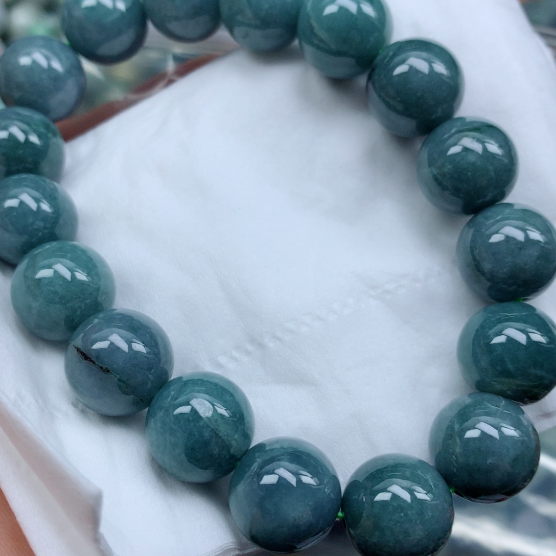 翡翠颈饰未镶嵌手串