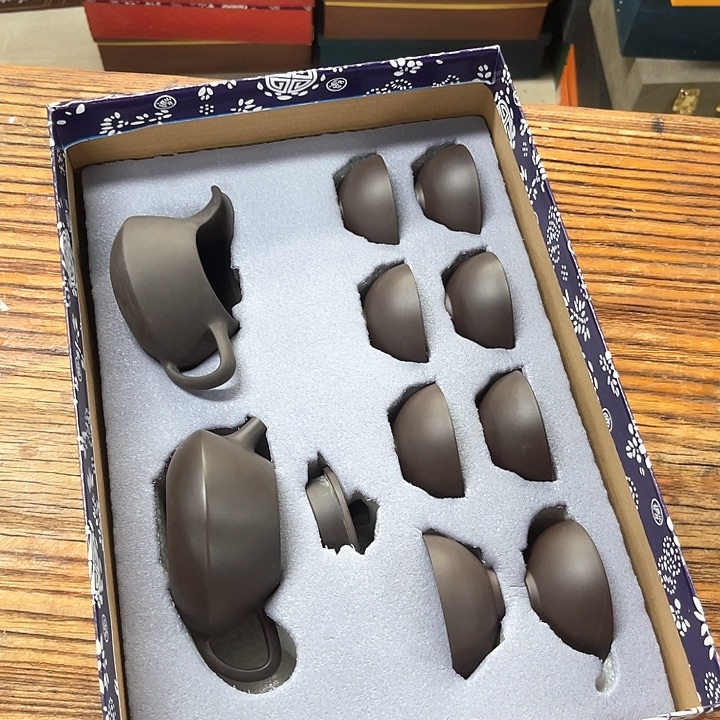 孤品茶具套装等。      