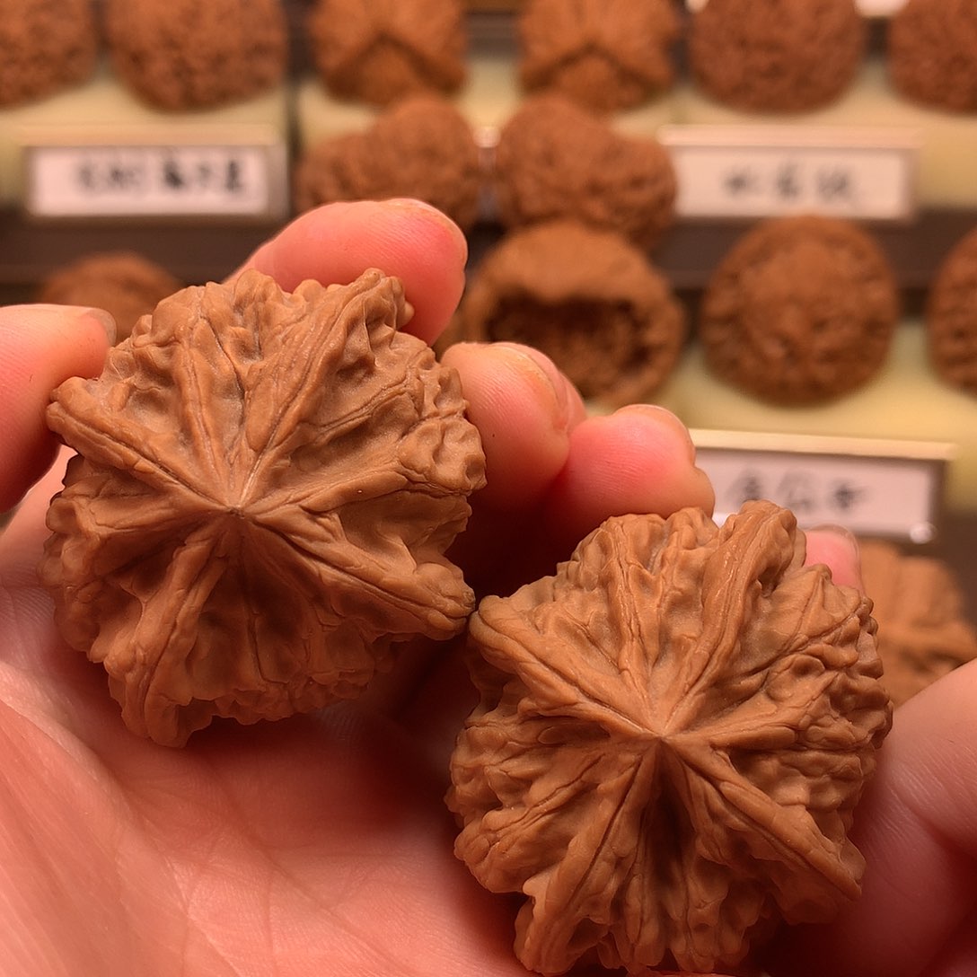 文玩核桃吊坠精配雨花石四棱