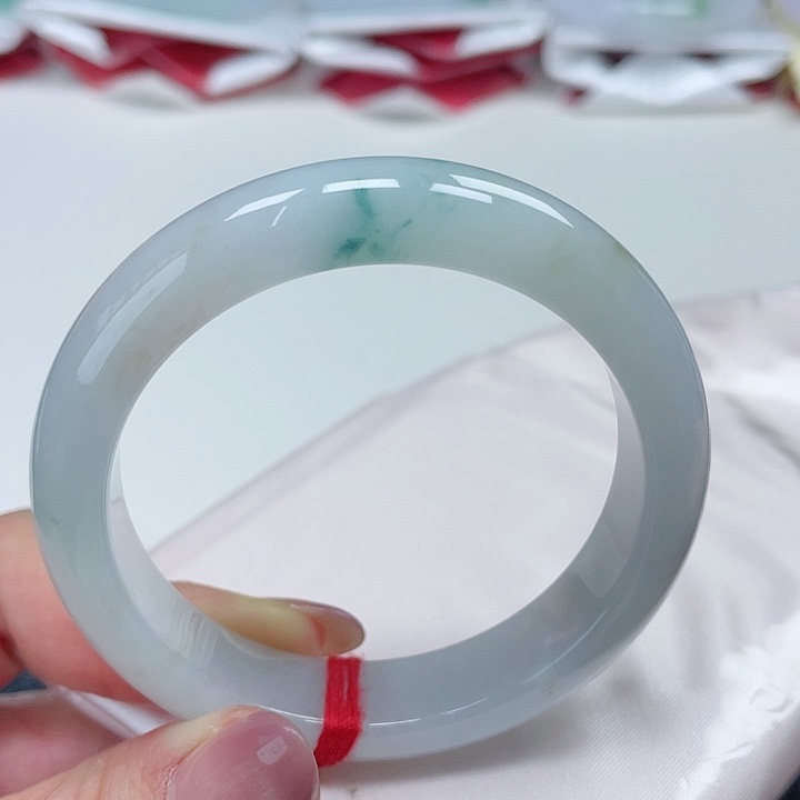 翡翠手镯未镶嵌缅甸翡翠