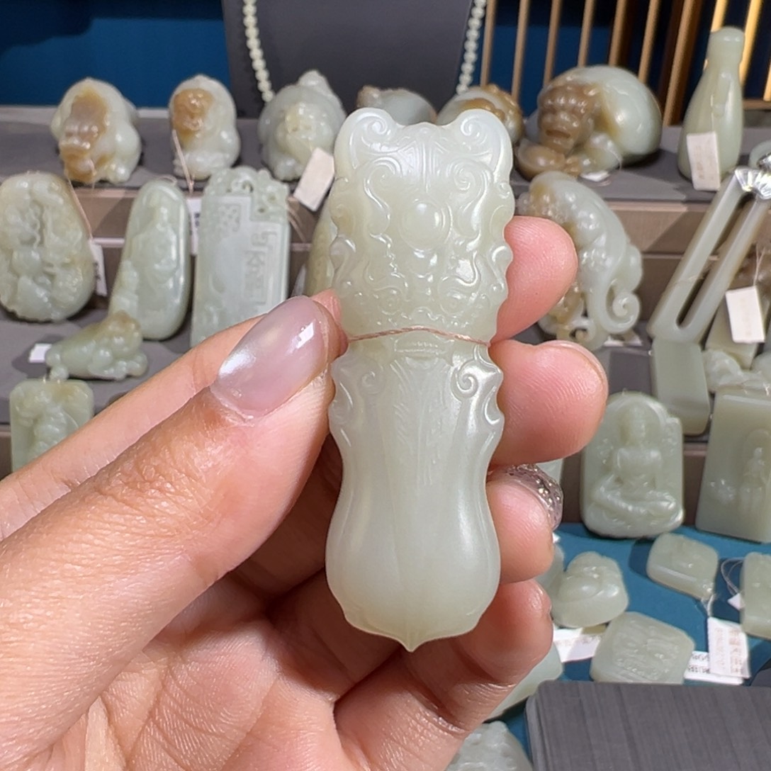 和田玉（糖玉）未镶嵌颈饰