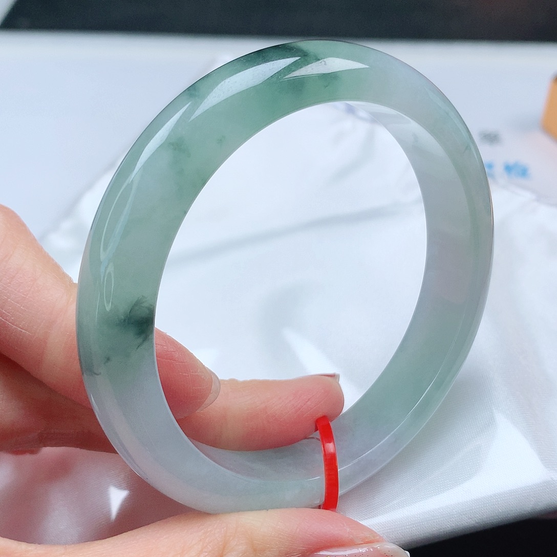 翡翠手镯未镶嵌58圈