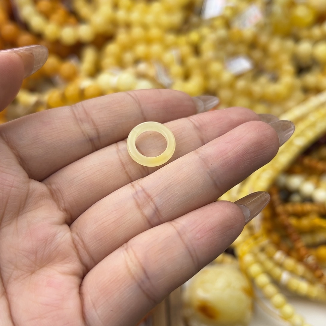 琥珀珠宝奇石未镶嵌