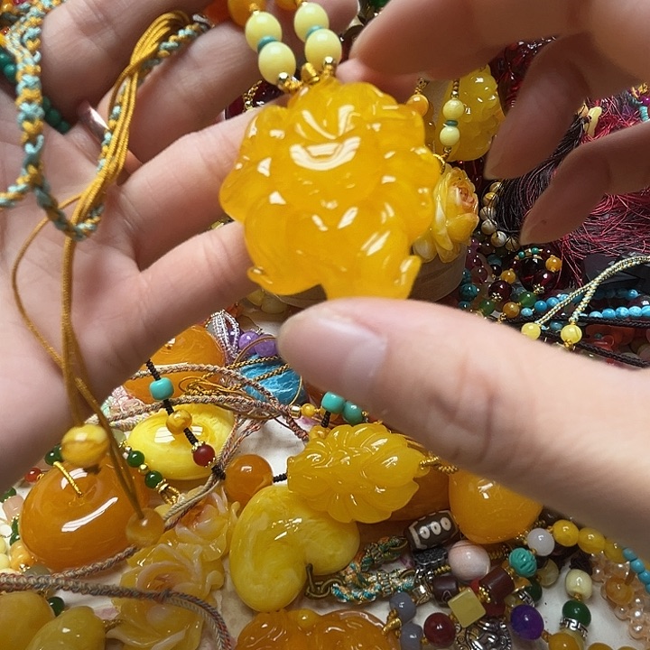 树脂制品885黄九尾狐