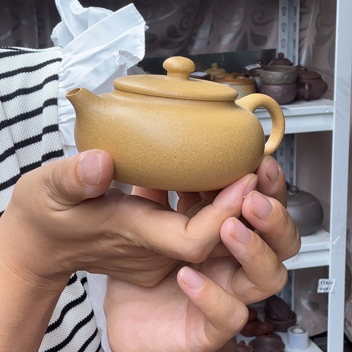 茶壶紫砂黄金段半手160