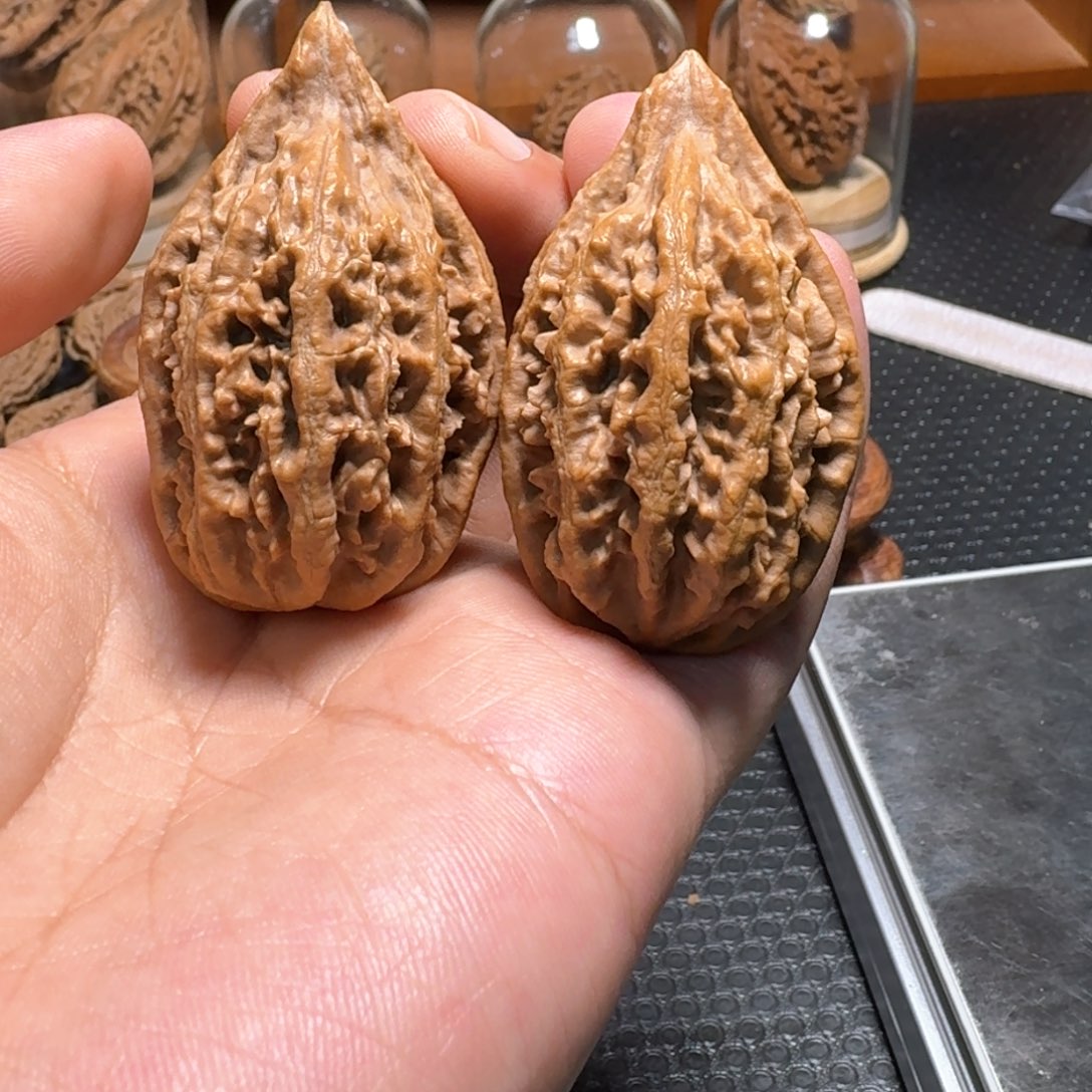 文玩核桃把件楸鸡心