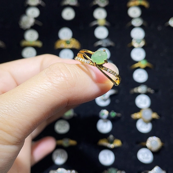 翡翠未镶嵌戒指戒指