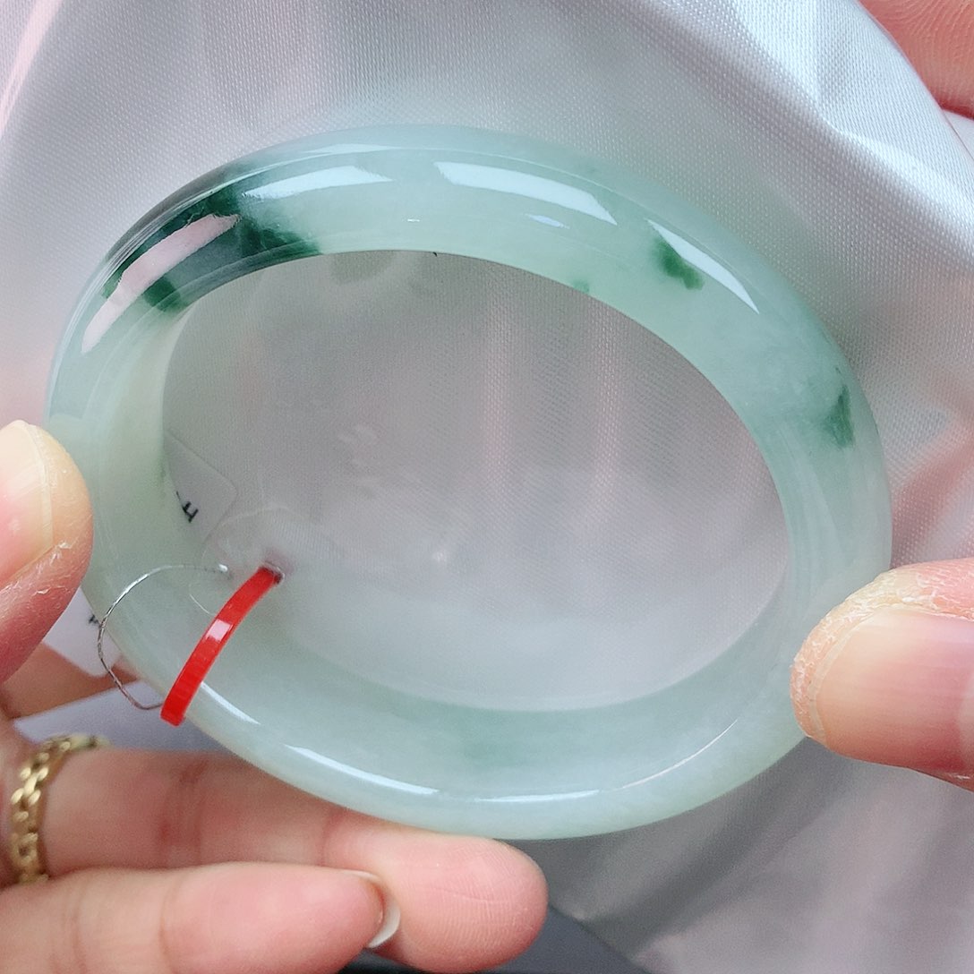 翡翠手镯未镶嵌 53贵