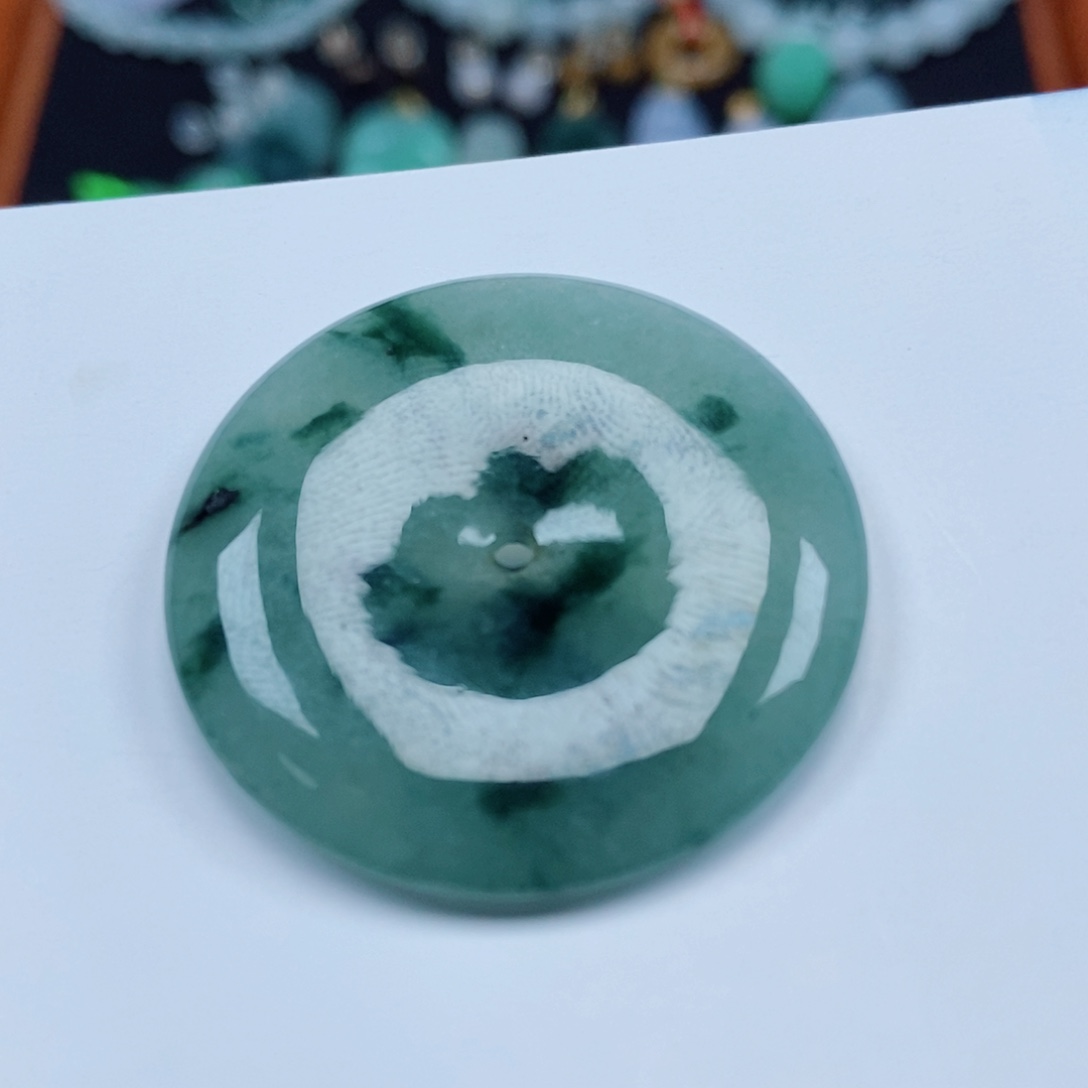 翡翠未镶嵌颈饰扣子