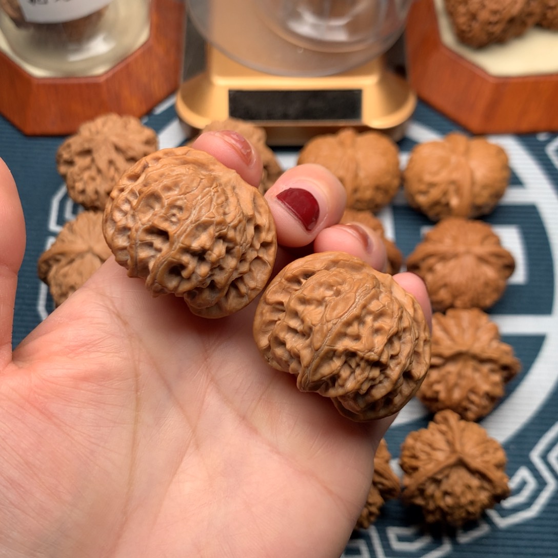 文玩核桃把件苹果园