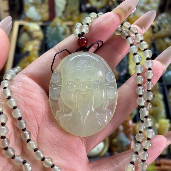 蛇纹石玉颈饰未镶嵌