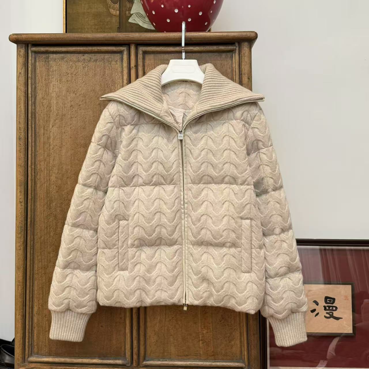 MYL 2024年秋冬新款羊绒鹅绒浅杏羽绒服大翻领针织双拉头外套