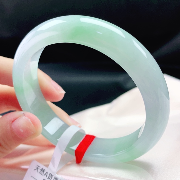 翡翠未镶嵌手镯54圈