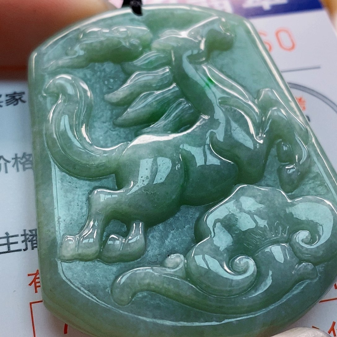 吊坠(不含链)未镶嵌翡翠