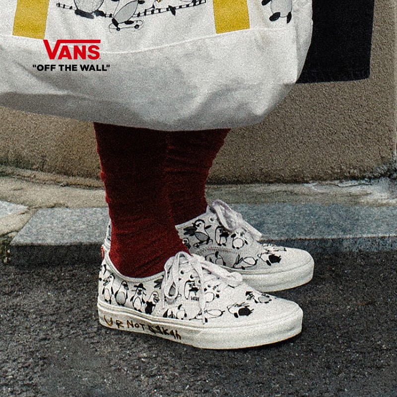 Vans范斯官方亚洲艺术家RIROO联名Authentic米白情侣帆布鞋EGAGUH