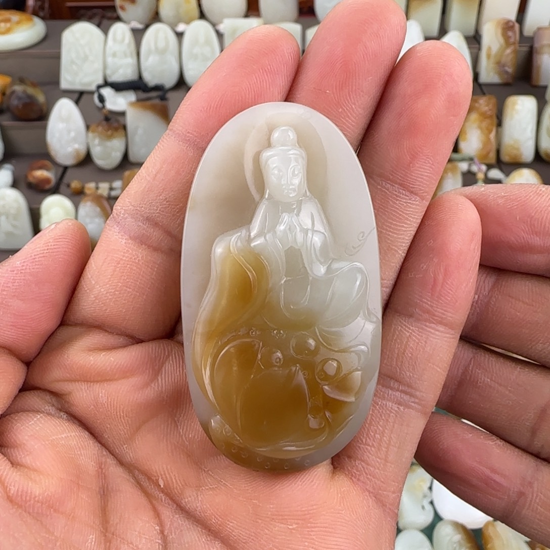 和田玉（糖玉）未镶嵌颈饰