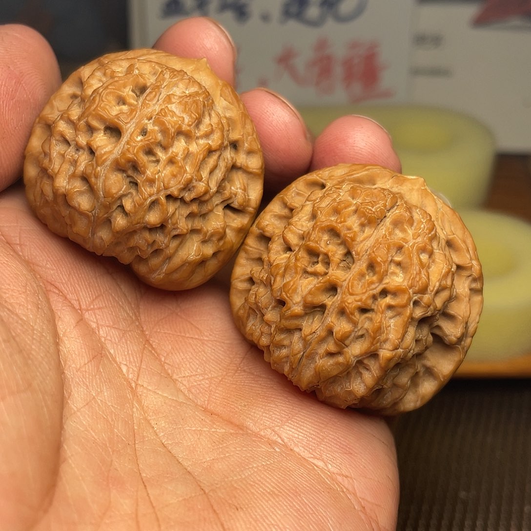 文玩核桃把件七*血麒麟