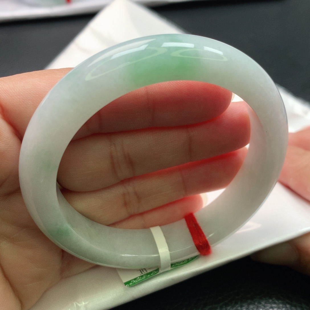 翡翠手镯未镶嵌缅甸56.57