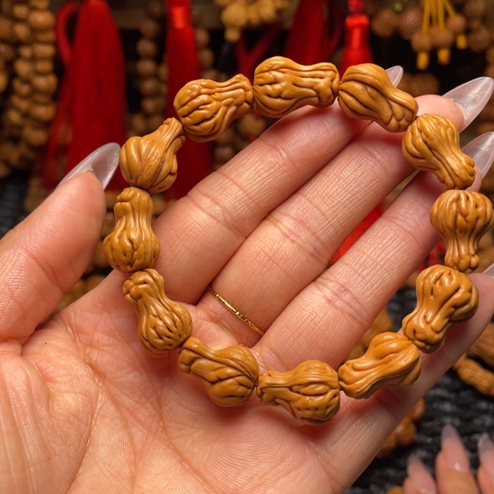 木质类龙纹桃枭手串