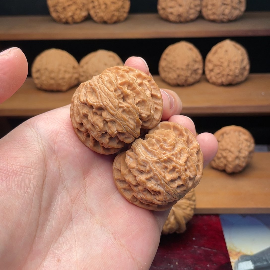 文玩核桃把件44毕业原装红皮苹果园