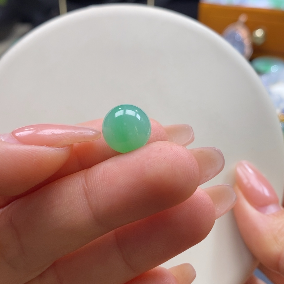 翡翠吊坠(不含链)未镶嵌翡翠苹果绿圆珠