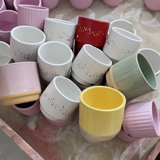 多肉绿植陶瓷花盆9.9包邮，有孔，随机12