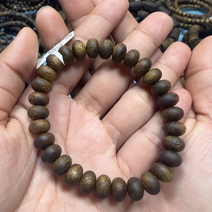 沉香手串乌身多样性发货一条卡9-6克