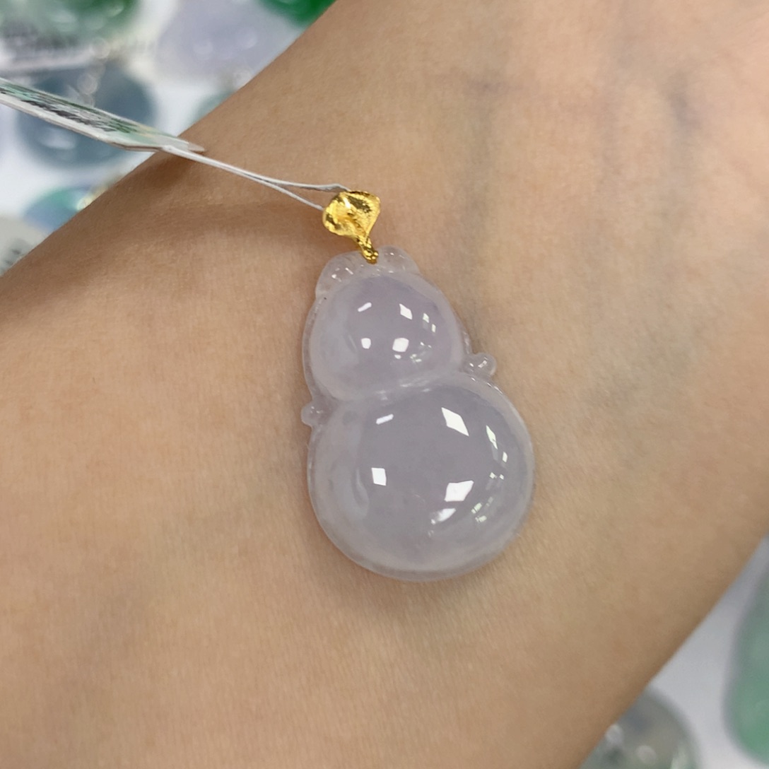 颈饰18K金镶嵌翡翠